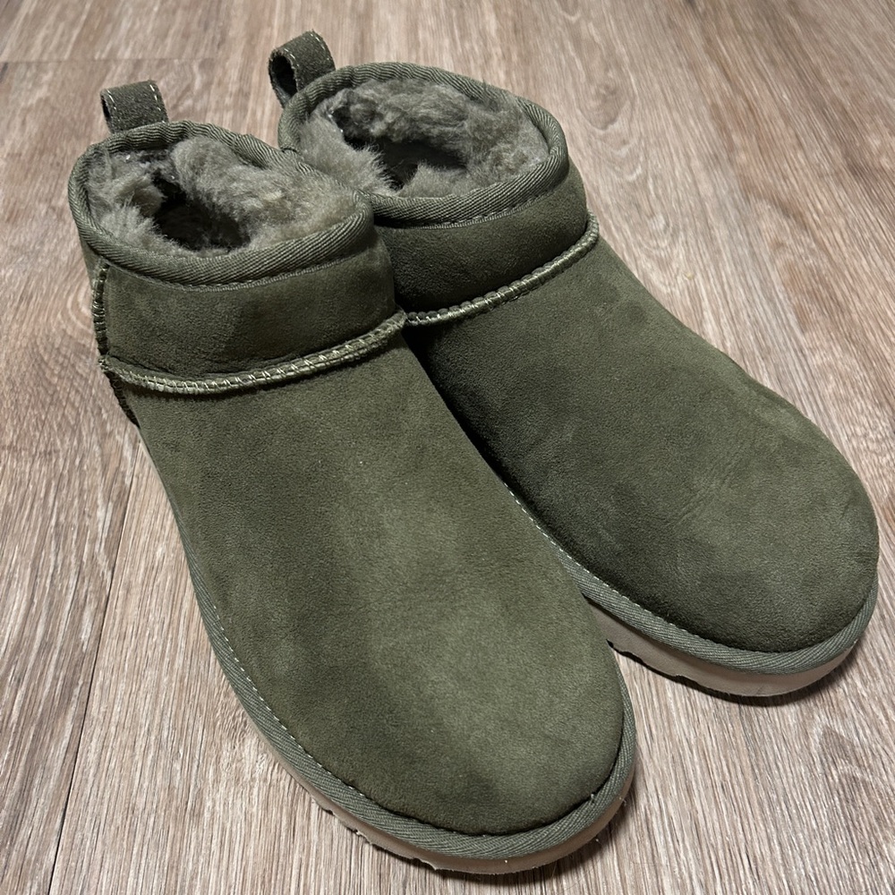 Ugg Women’s Classic Ultra Mini II Boots - Antilope, Size 9